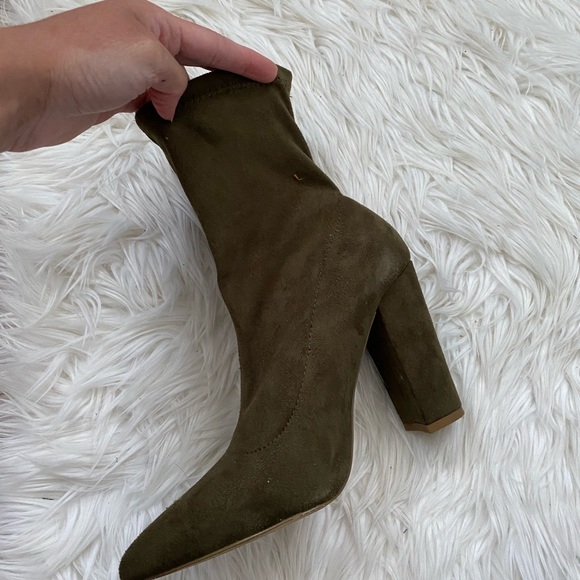 Ankle booties - Picture 2 of 3